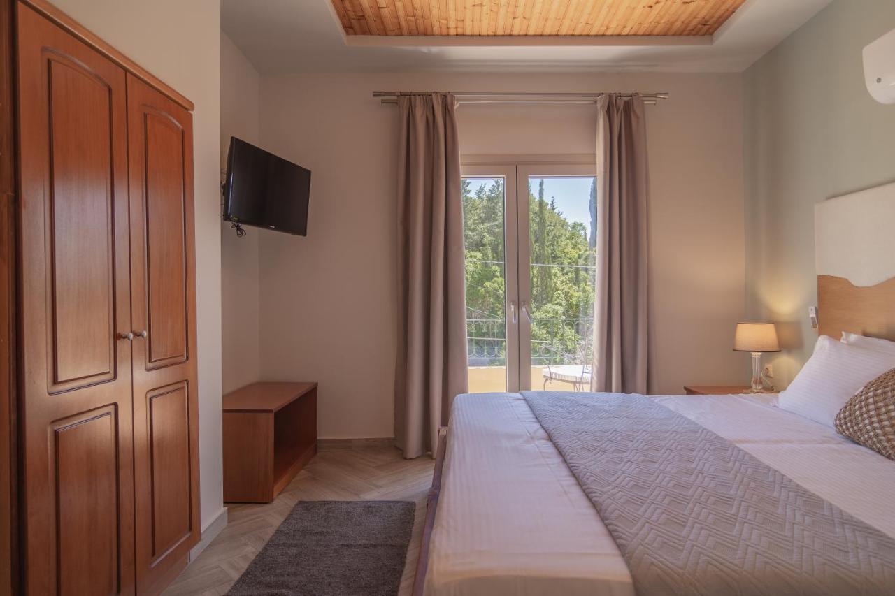 Aris Apartments Палеокастрица Экстерьер фото